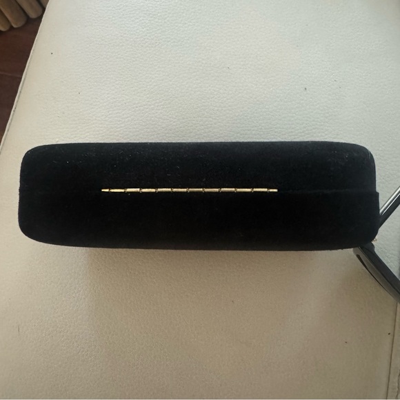 Gucci Black Sunglasses with Case Slight Scuffs - Picture 11 of 12